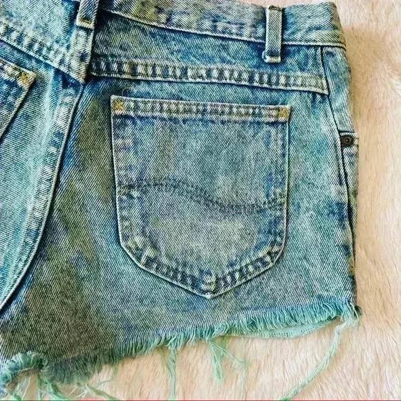 Vintage Vintage Turquoise Tinted High Waisted “Mom” Distress Cutoff Jean Shorts - Picture 9 of 12
